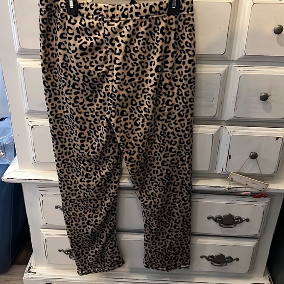 NWT NYC Underground Leopard Print Lounge Pants - Picture 4 of 5